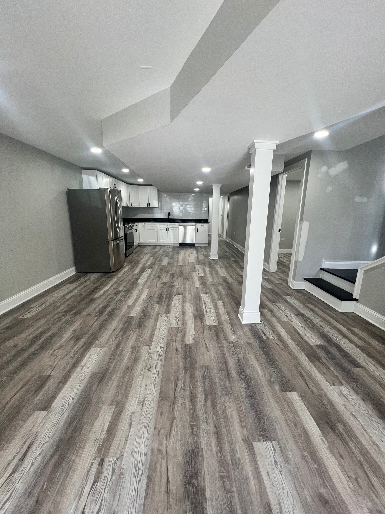 Building Photo - 3748 W Windsor Ave