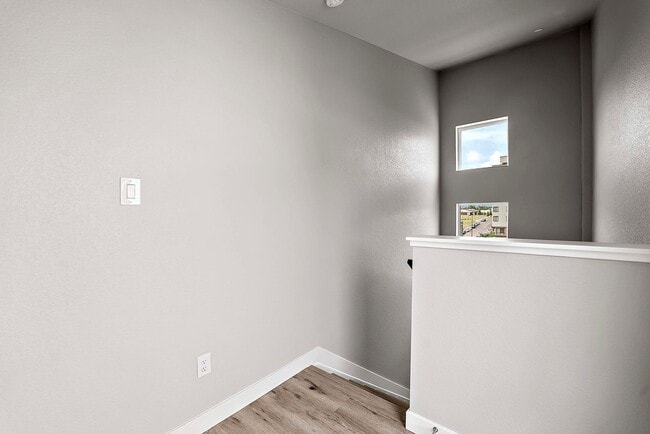 Building Photo - Luxury Townhome - 3 Bed 3.5 Bath at Overlo...