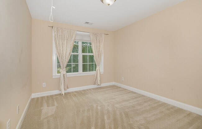 Building Photo - 201 Phillips Ridge Ln
