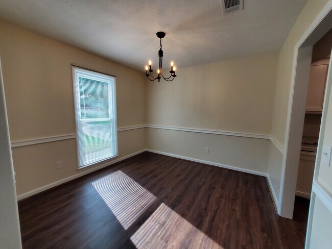 Building Photo - 6608 Autumnleaf Dr