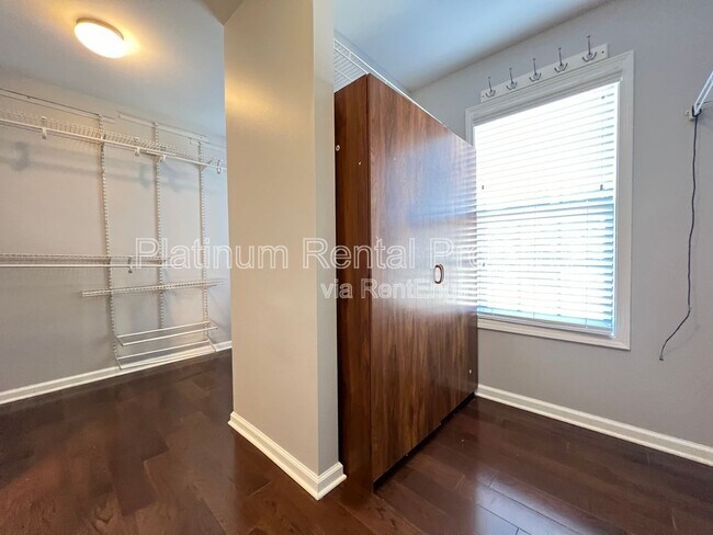 Building Photo - 791 Glenns Farm Way