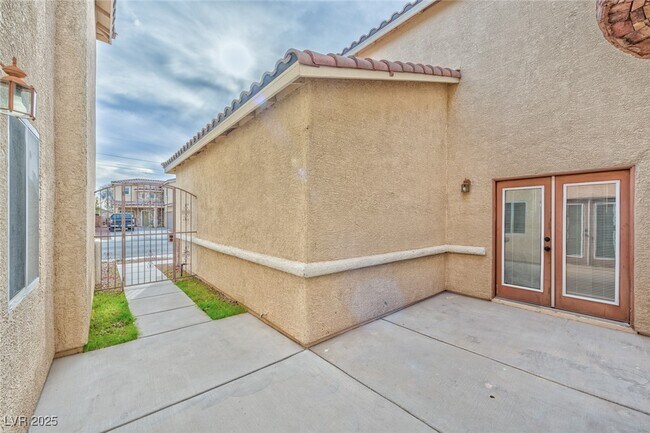 Building Photo - 3544 Tertulia Ave