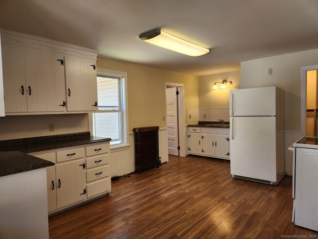 Building Photo - 58 Willington Ave