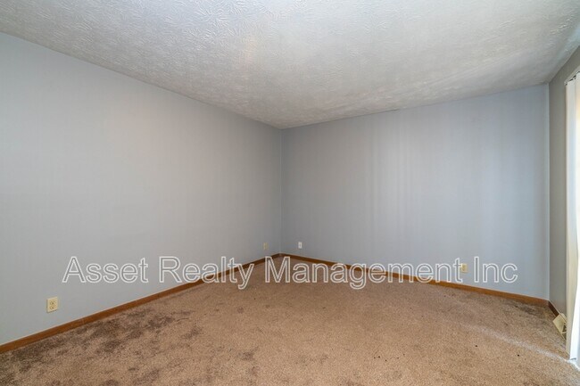 Building Photo - 9104 Woodpark Ln NW