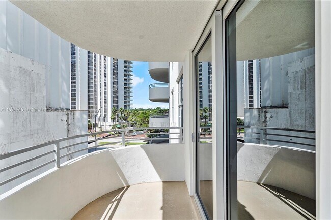 Building Photo - 5555 Collins Ave