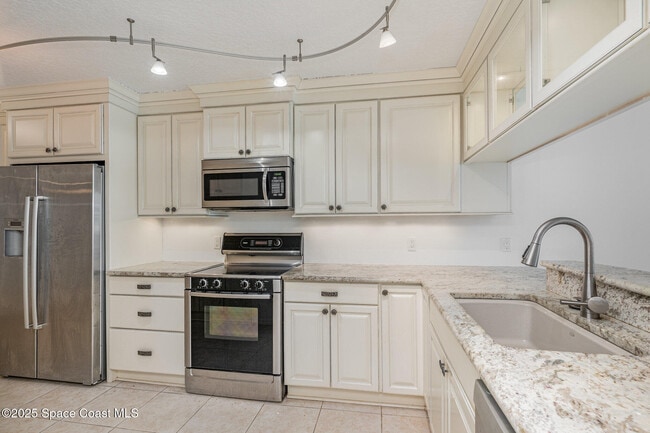 Building Photo - 1575 N Hwy A1A