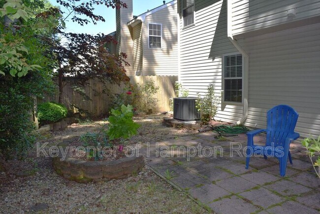 Building Photo - 1125 Lady Ashley Dr