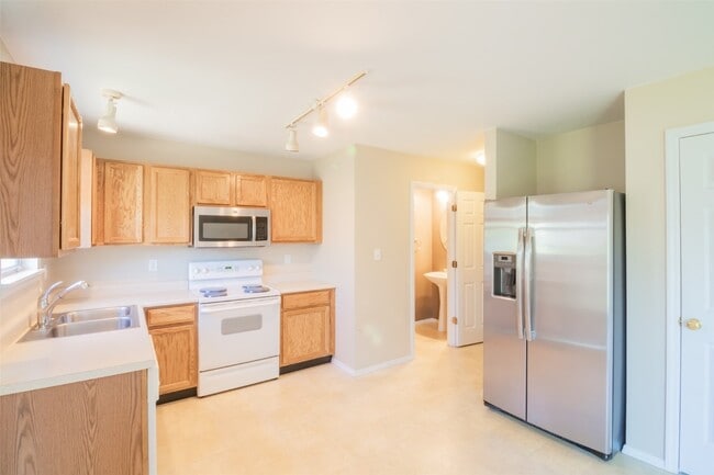 Building Photo - 4323 Bristol View Ct