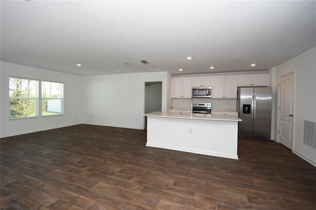 Building Photo - 9 Springwood Dr