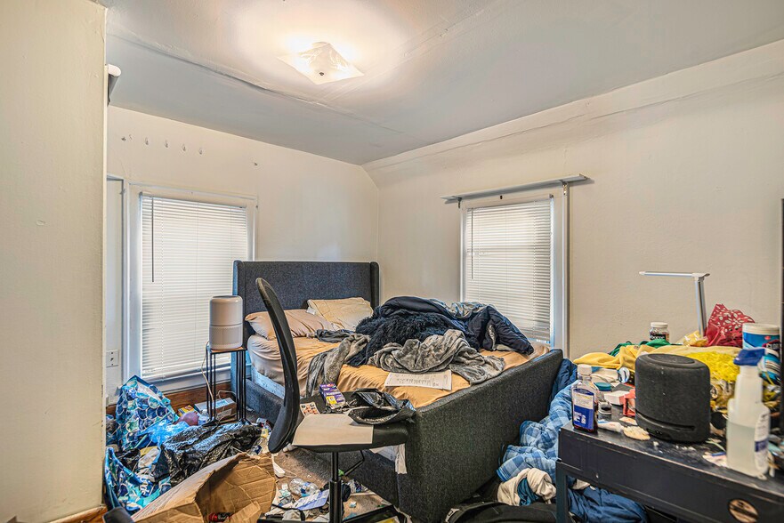 Building Photo - 335 Packard St