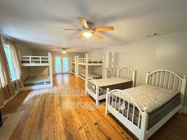 Building Photo - 971 Mountain Cove Rd