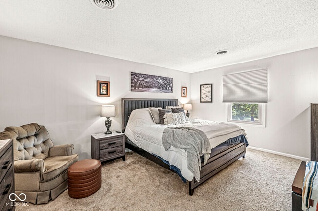 Building Photo - 6542 Kingman Dr