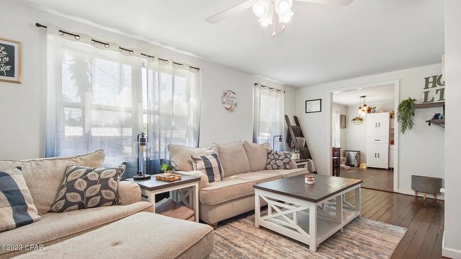 Main sitting room - 3710 W 17th St