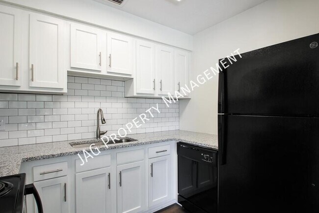 Building Photo - 1426 Berrier St