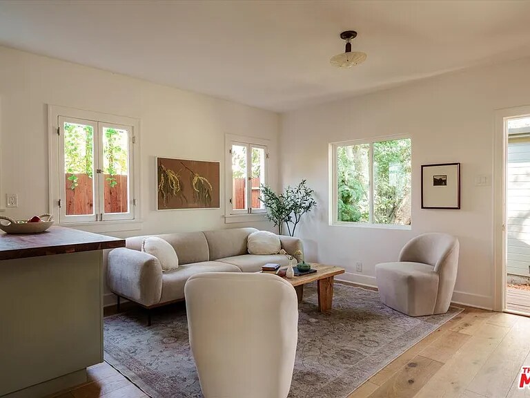 Building Photo - 5033 Townsend Ave