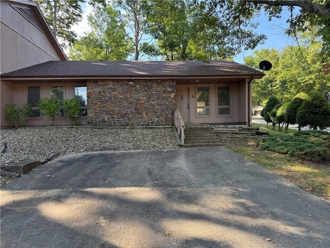 Building Photo - 11 Mellor Ln