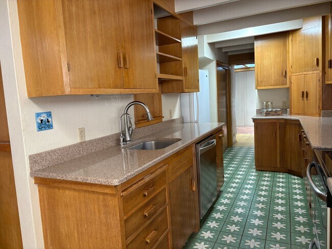 Building Photo - Tucson West 3 Bedroom