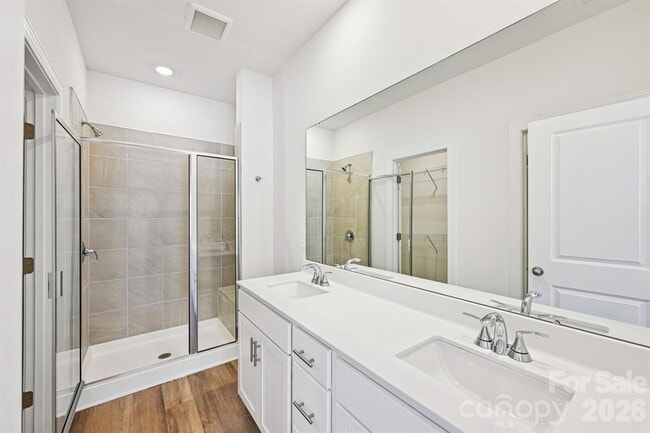 Building Photo - 1257 30th St Ln NE