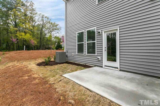 Building Photo - 2034 Chipley Dr