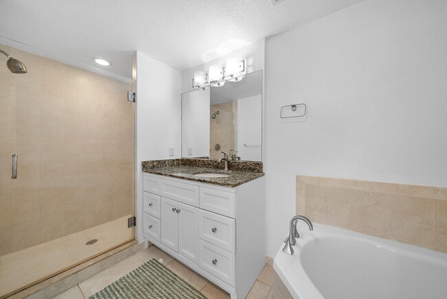 Building Photo - 1830 Radius Dr