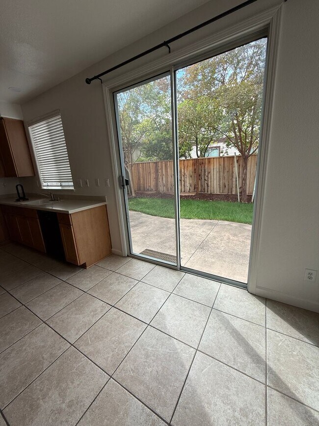 Building Photo - 505 Flora Spring Ct