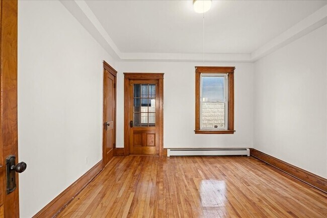 Building Photo - 183 Vernon St