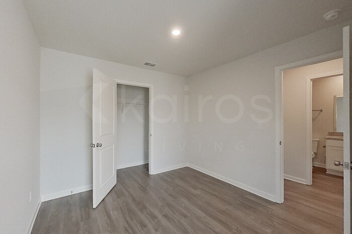 Building Photo - 331 Ironwood Ct