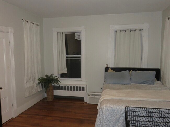 Building Photo - 34 Harvard St