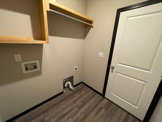 Building Photo - 12801/03 E Timber Lake Rd