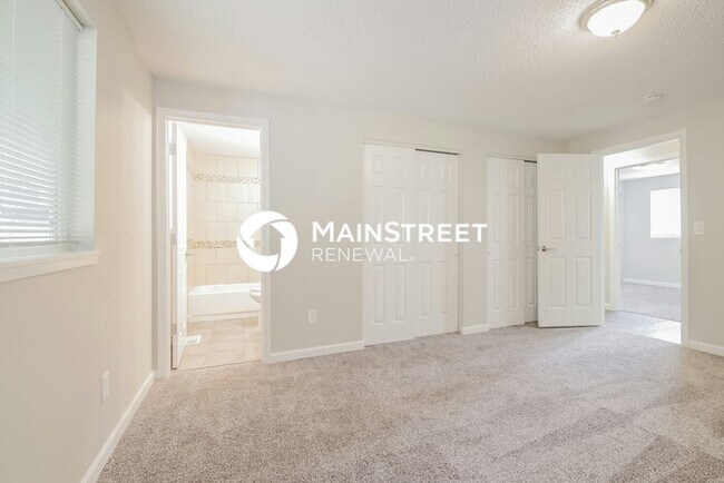 Building Photo - 4 Bedroom Pet-Friendly Home in PUYALLUP, WA with Main Street Renewal