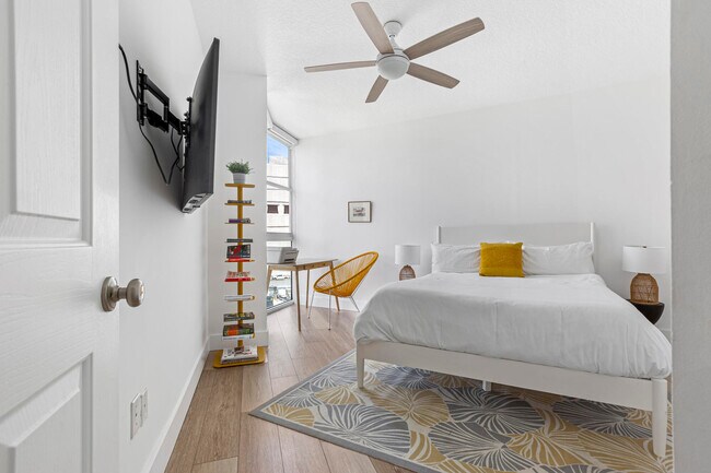 Building Photo - 600 S Dixie Hwy