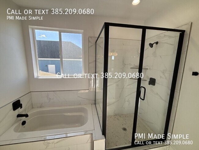 Building Photo - 1215 N 400 E