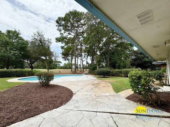 Building Photo - Stunning 3 Bedroom Home in Shalimar with In-ground Pool!