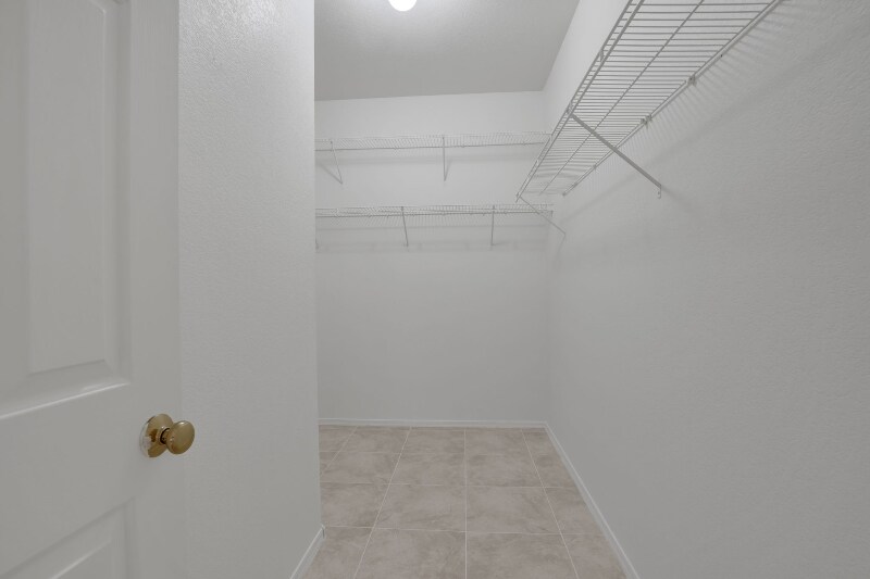 Building Photo - 1476 E Avenida Grande