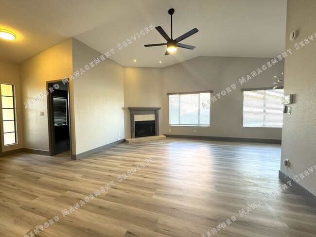 Building Photo - BEAUTIFULLY REMODELED 3 BEDROOM HOME WITH ...