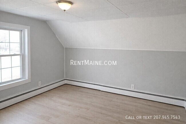 Building Photo - 254 Elm St