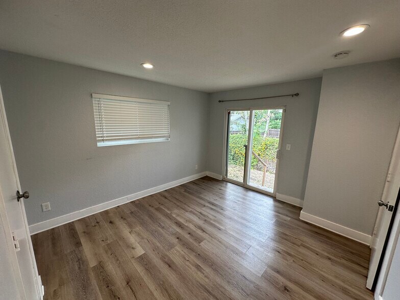 Master bedroom - 3124 San Jose Way