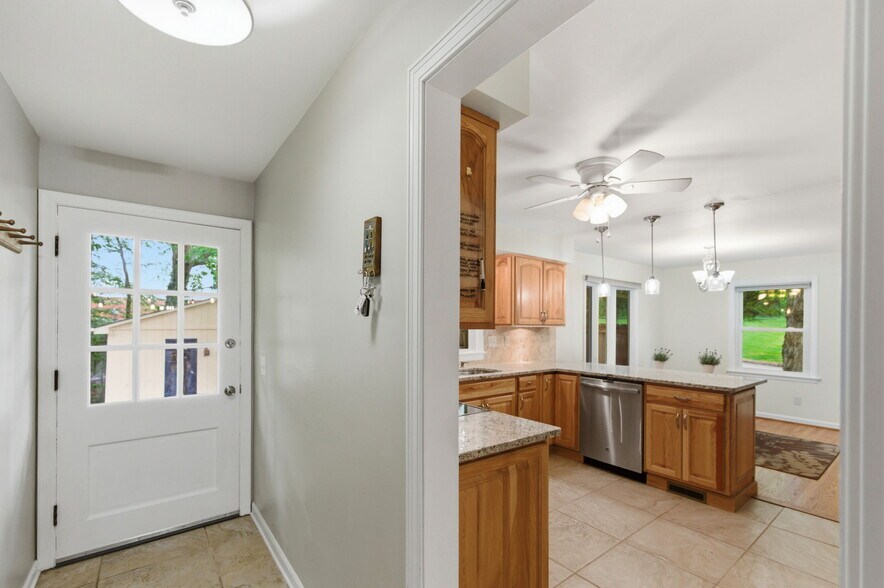 Building Photo - 1204 Forest Ct