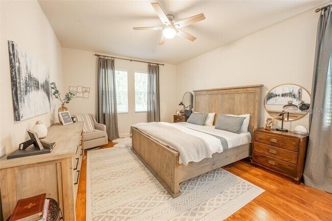 Building Photo - 10405 Waterstone Dr