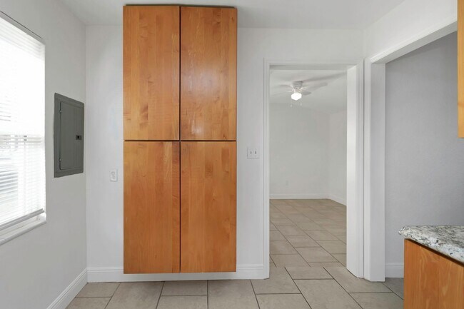 Building Photo - 5148 Tampa Bay Growth Fund 2 LLC