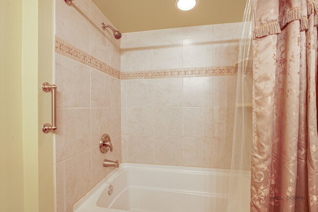 Building Photo - 1613 Pebble Beach Dr