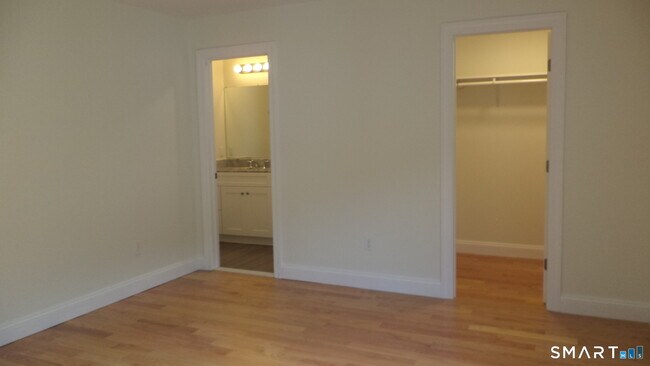 Building Photo - 33 Maple Ave