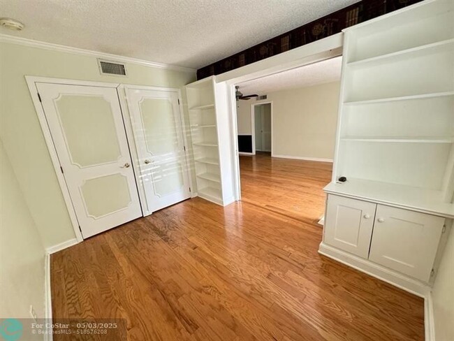 Building Photo - 3008 NW 69th Ct