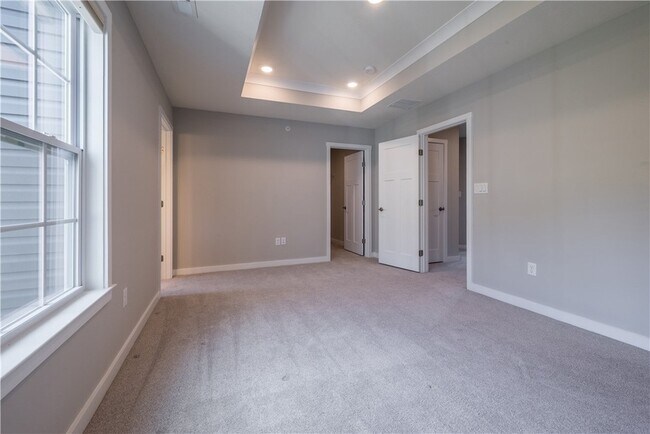 Building Photo - 353 Trinity Wy