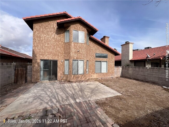 Building Photo - 6445 Hartwood Rd