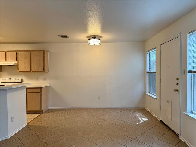 Building Photo - 9610 Nightjar Dr