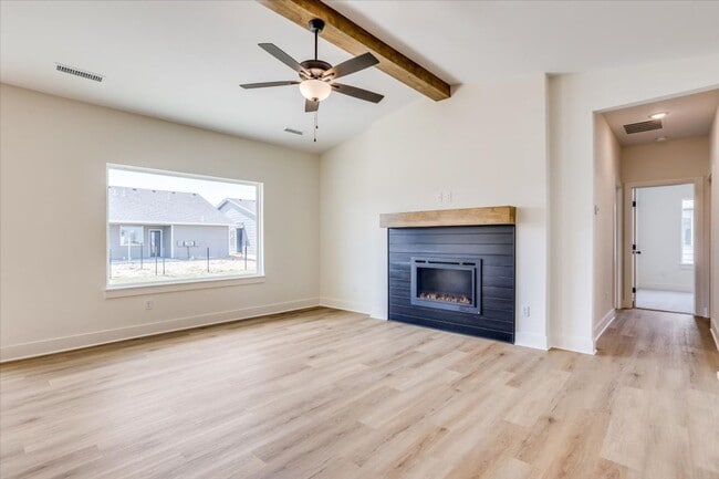 Building Photo - Beautiful Single Family Home!