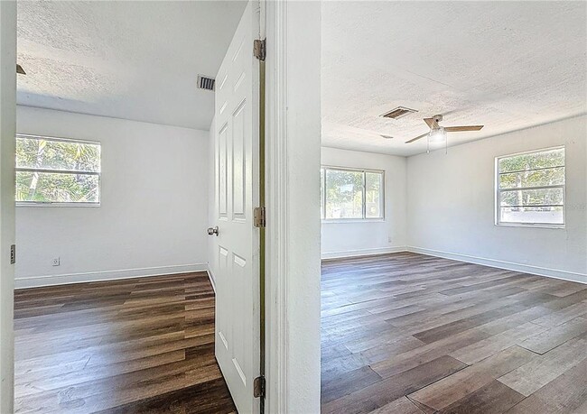 Building Photo - 2100 28th Ave N