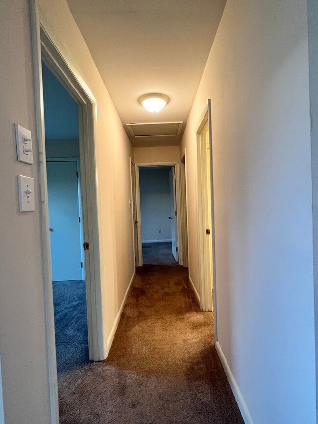 Building Photo - 2204 Merle St