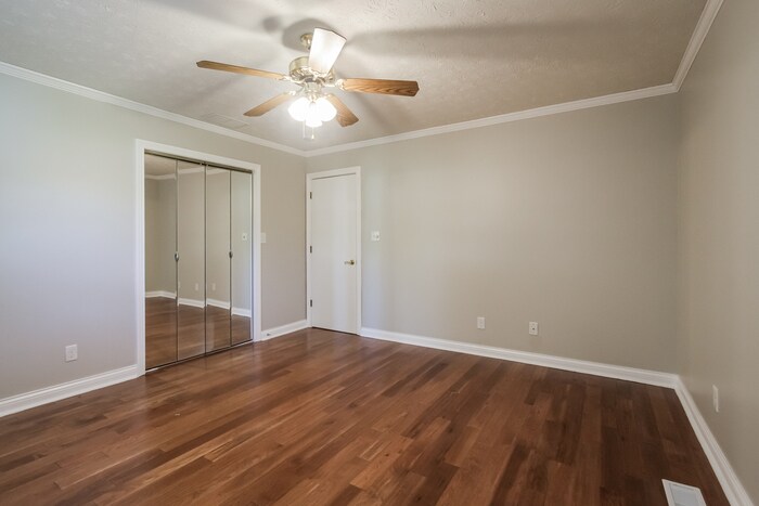 Building Photo - 667 Aspen Ct